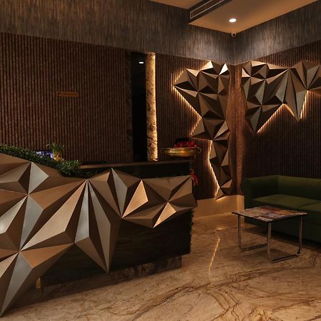 Hotel Pinaka Inn Lakhnau Kültér fotó