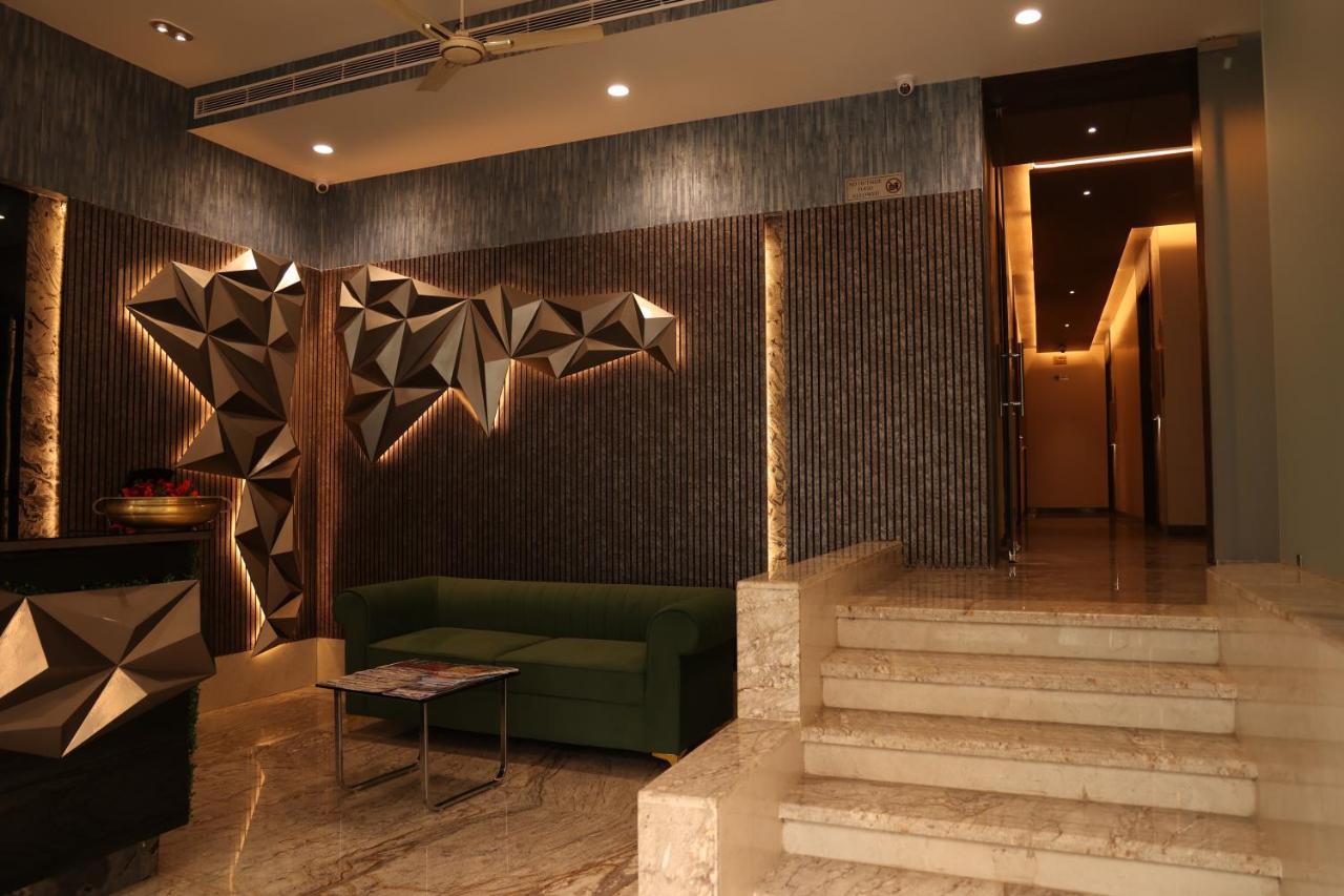 Hotel Pinaka Inn Lakhnau Kültér fotó