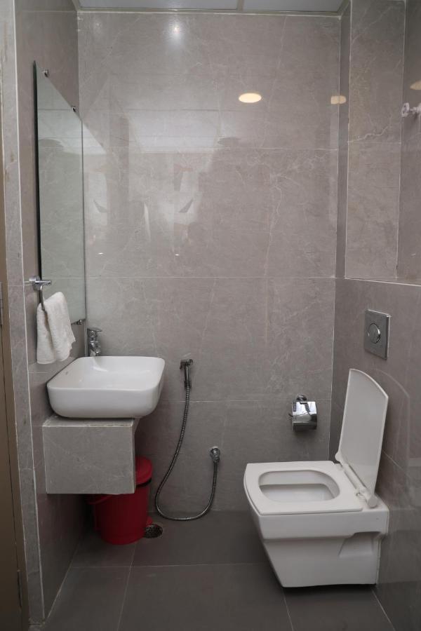 Hotel Pinaka Inn Lakhnau Kültér fotó