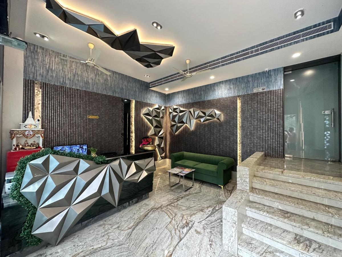 Hotel Pinaka Inn Lakhnau Kültér fotó