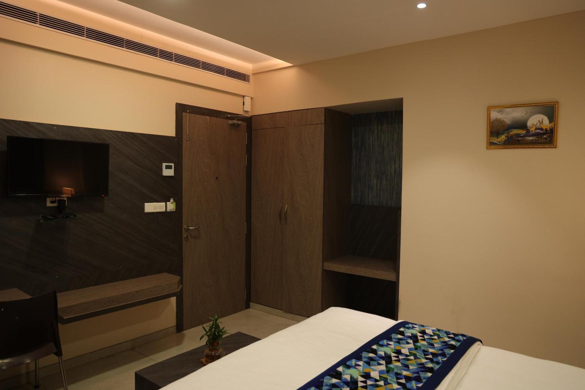 Hotel Pinaka Inn Lakhnau Kültér fotó