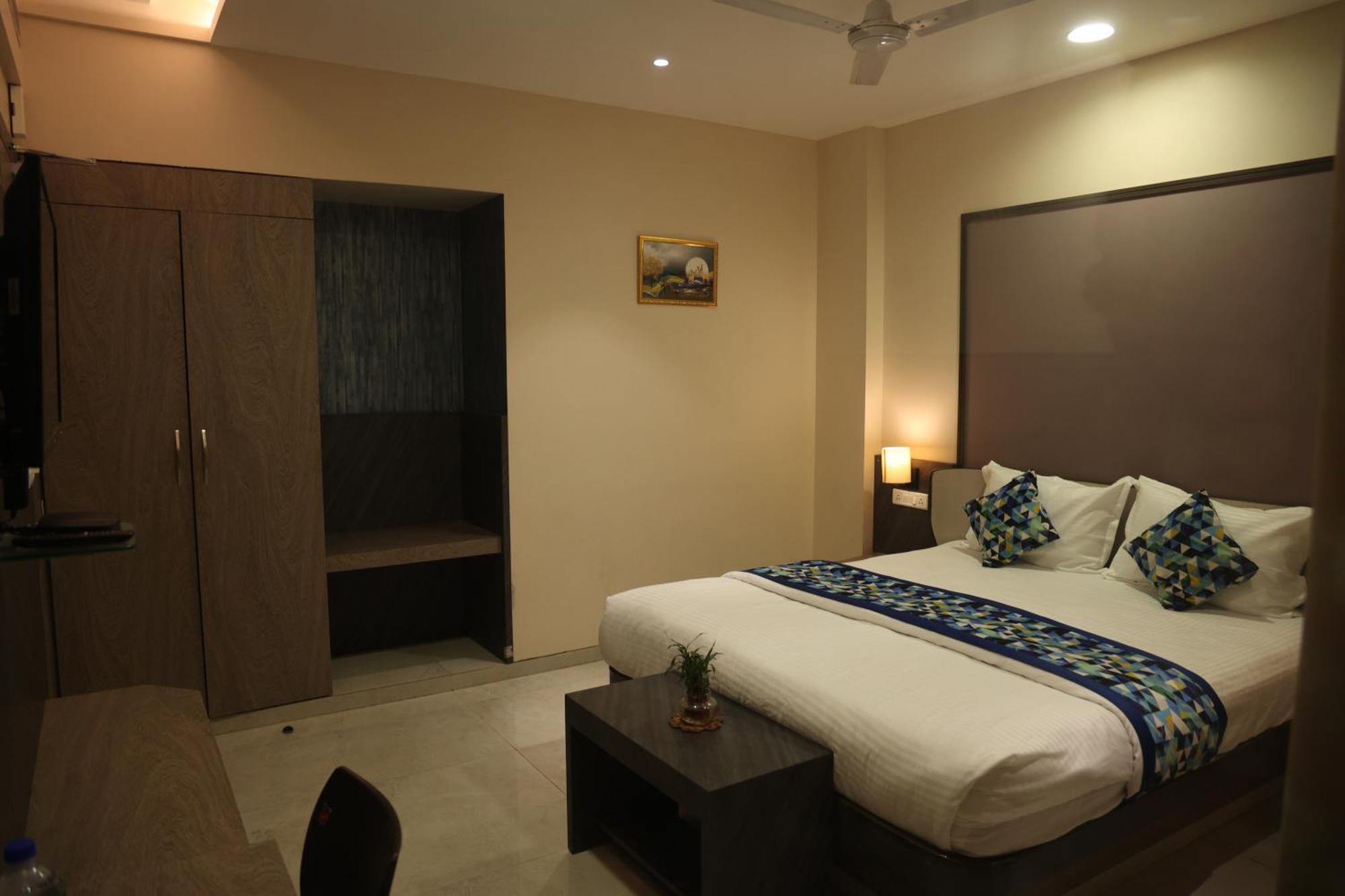 Hotel Pinaka Inn Lakhnau Kültér fotó