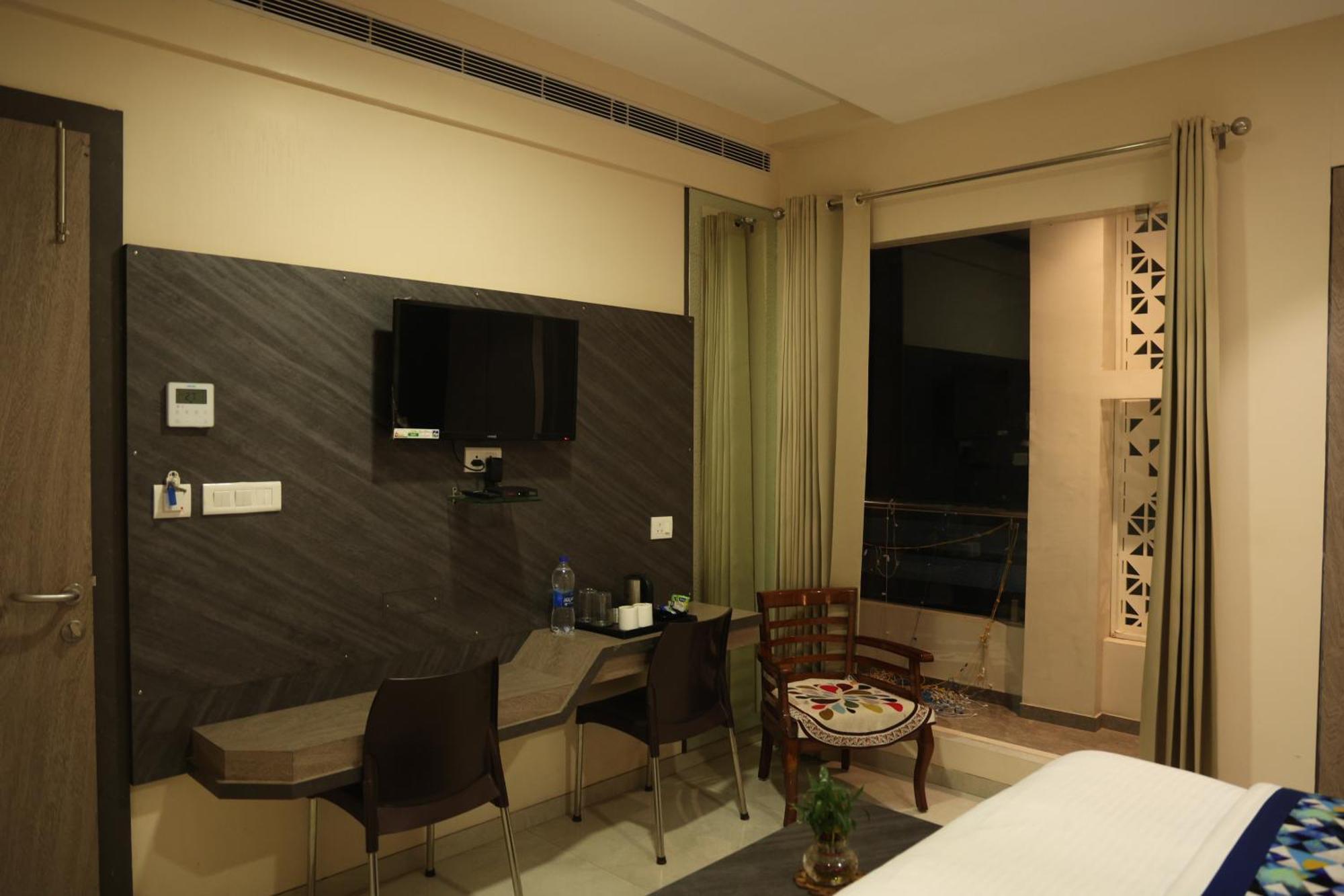 Hotel Pinaka Inn Lakhnau Kültér fotó