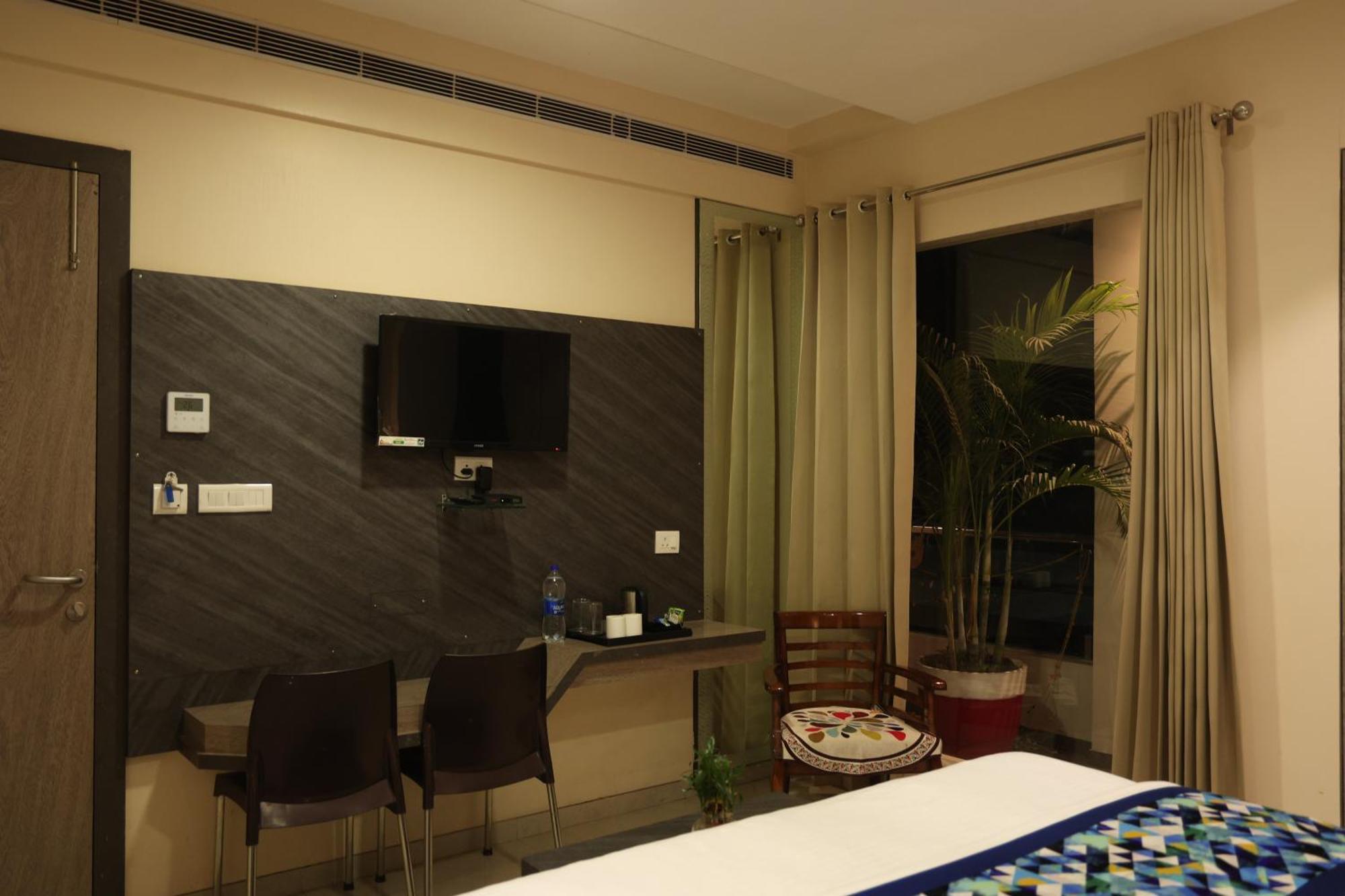 Hotel Pinaka Inn Lakhnau Kültér fotó