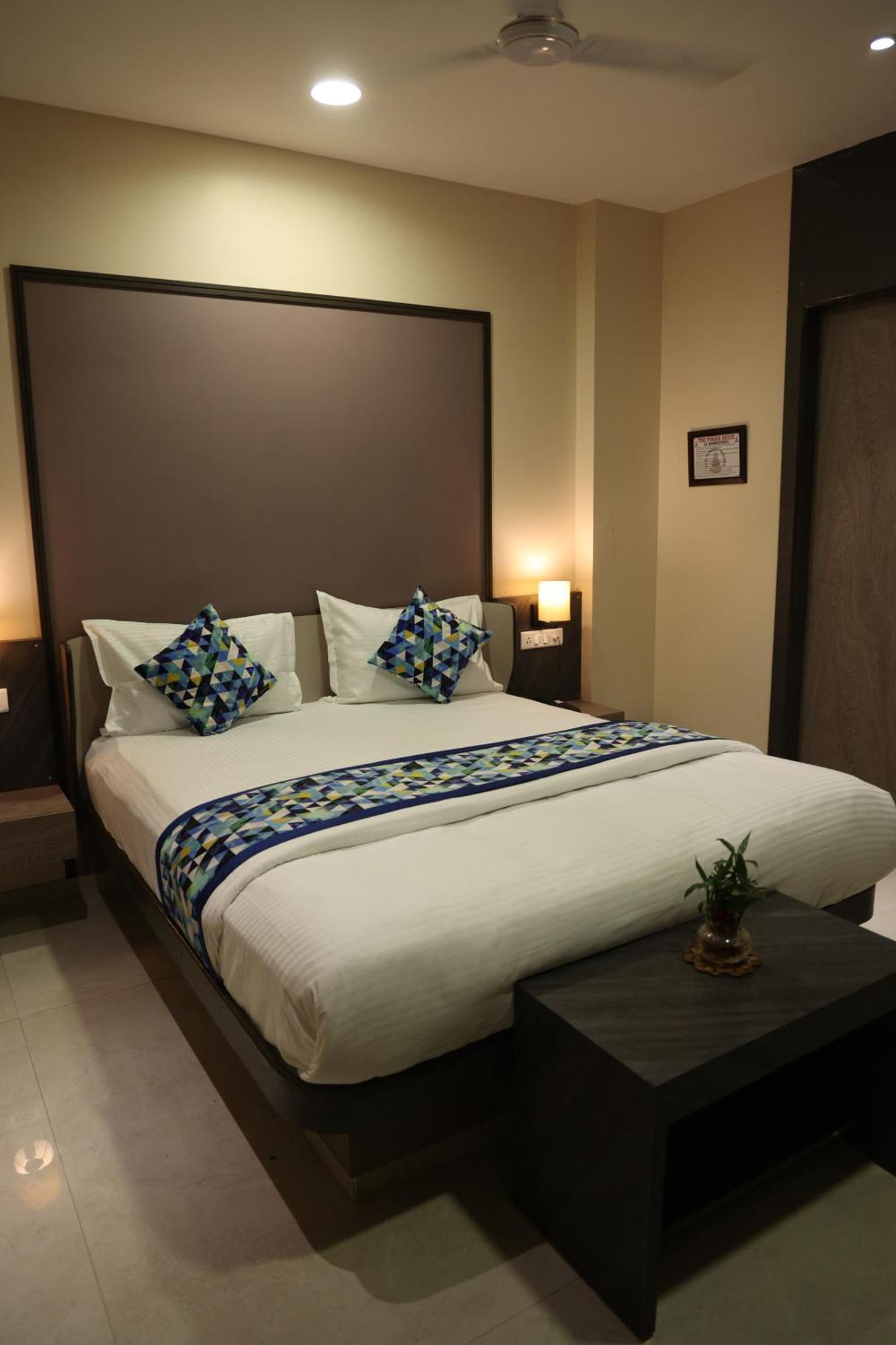 Hotel Pinaka Inn Lakhnau Kültér fotó