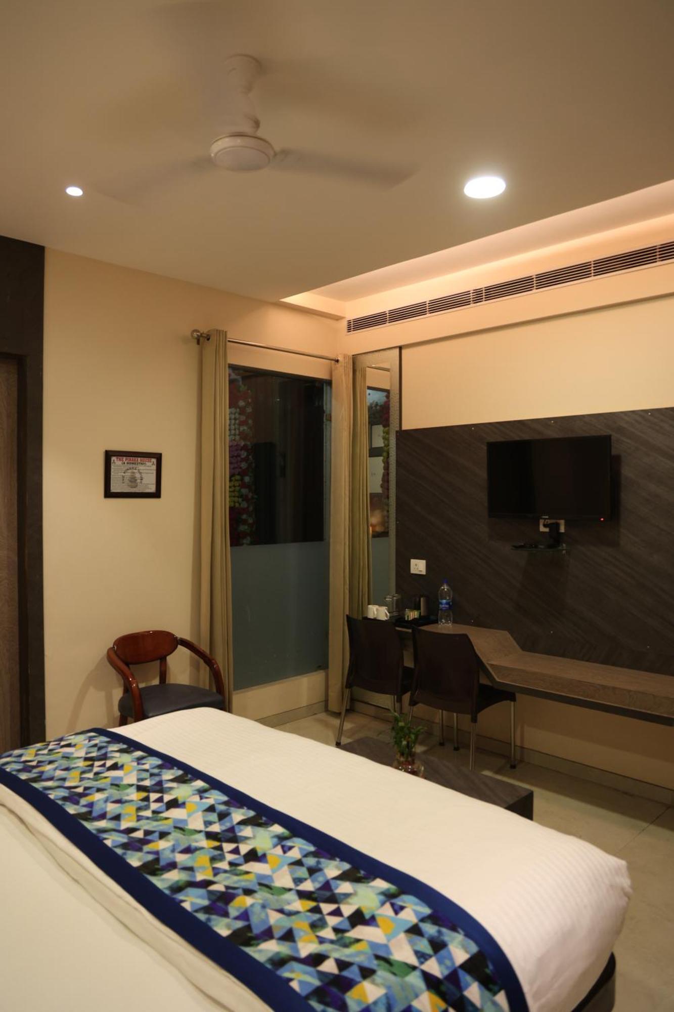 Hotel Pinaka Inn Lakhnau Kültér fotó