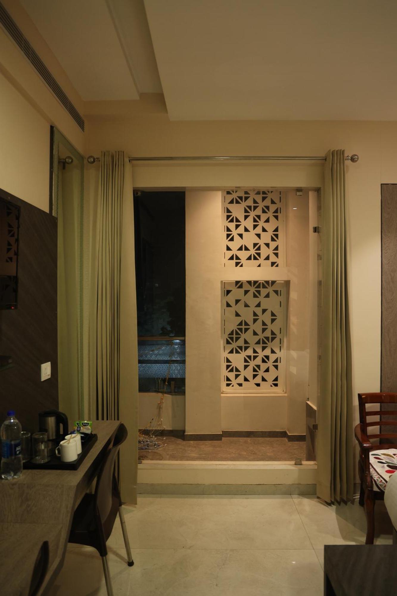 Hotel Pinaka Inn Lakhnau Kültér fotó