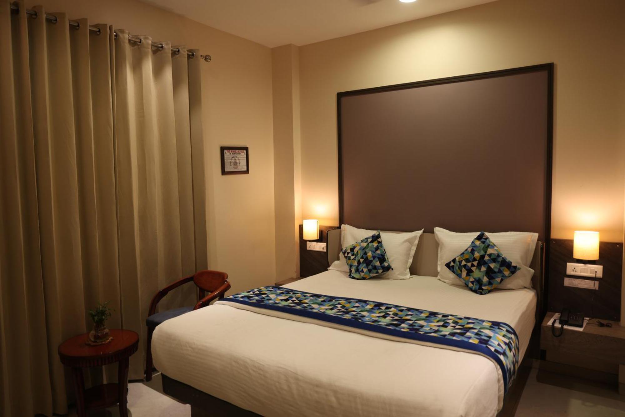 Hotel Pinaka Inn Lakhnau Kültér fotó