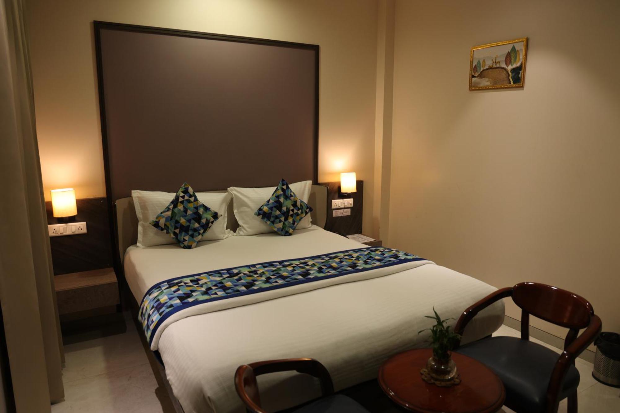 Hotel Pinaka Inn Lakhnau Kültér fotó