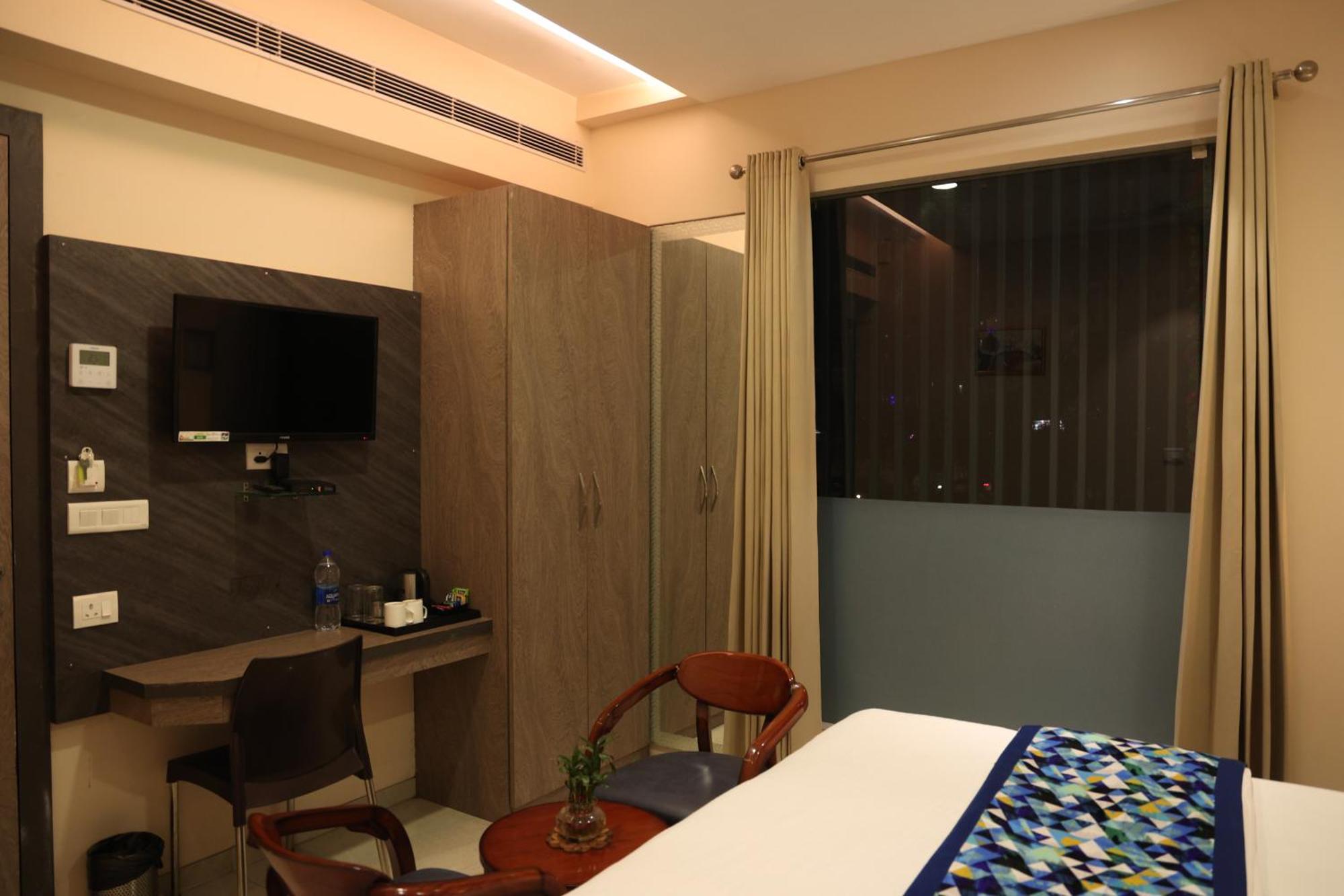 Hotel Pinaka Inn Lakhnau Kültér fotó